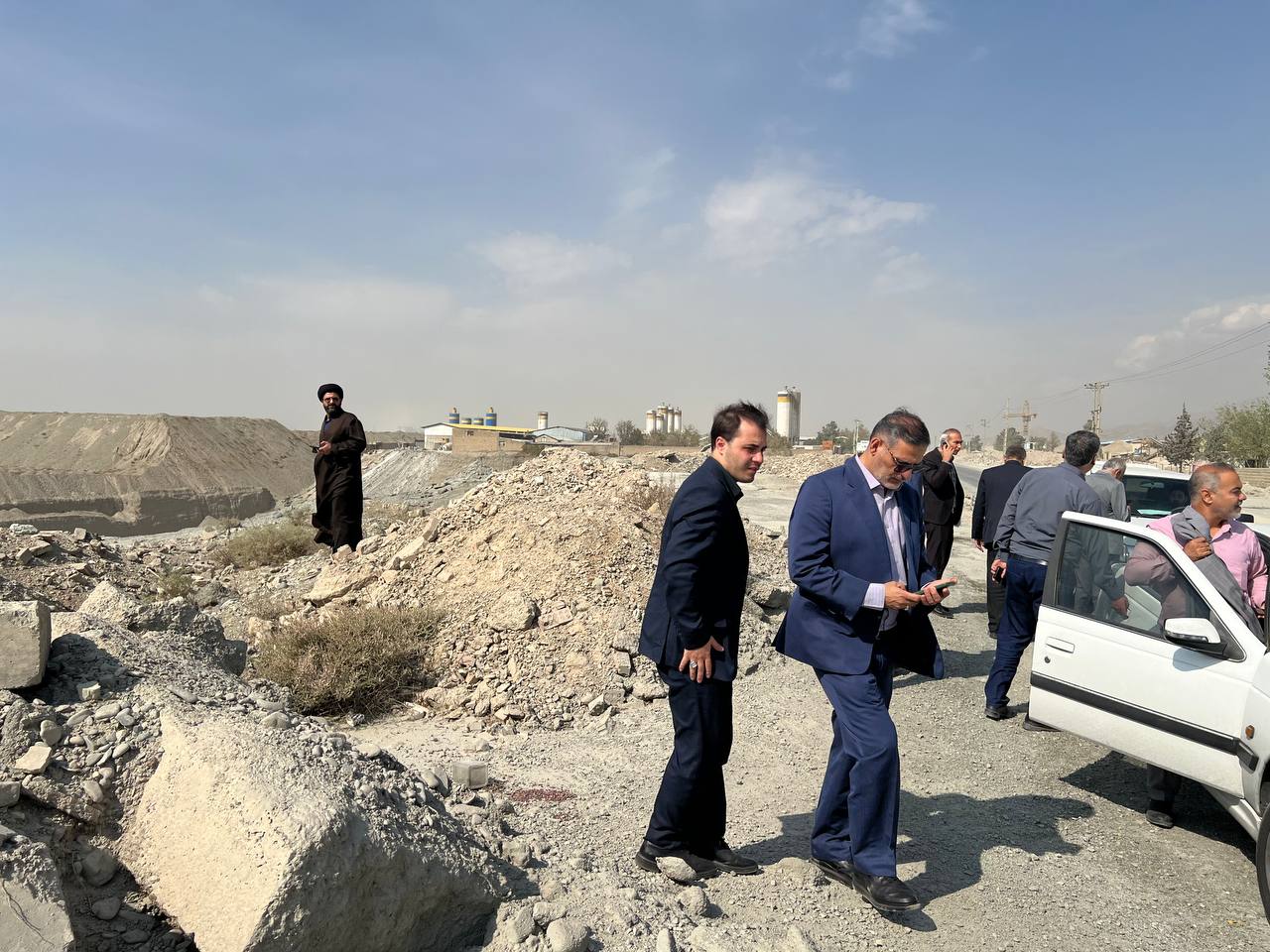 بازدید میدانی مسئولان شهرستان قدس برای ساماندهی رودخانه کرج