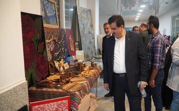 بانک رفاه کارگران از فعالان صنایع دستی حمایت می‌کند