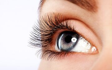 تیرگی دور چشم‌های خود را با این روش نابود کنید