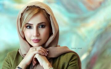 رونمایی شبنم قلی خانی از چشمان سبز خود! | به نظر شما چشم سبز به شبنم قلی خانی میاد  ؟