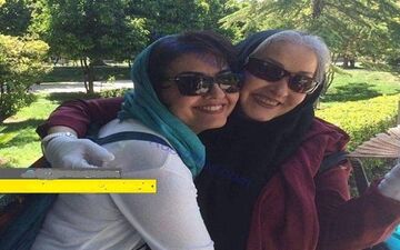 عکس زیبای خانم بازیگر مشهور در آغوش مادرش