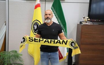 مربی پرتغالی جدید سپاهان اصفهان قراردادش را امضا کرد

