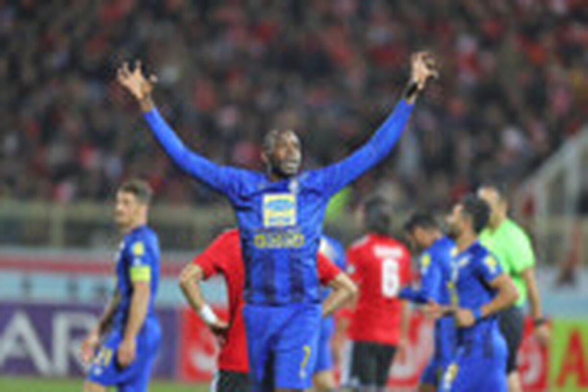 شیخ همچنان محبوب در تمرین استقلال