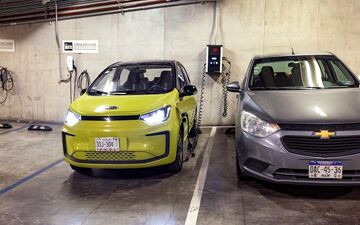 نظر کارشناسان مجله آمریکایی موتور ترند درباره جک E10X چیست؟
