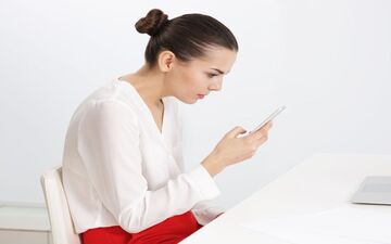 قوز کردن روی حافظه تاثیر می‌گذارد؟
