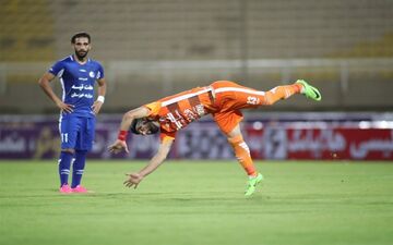 زننده گل سایپا به استقلال: به عشق پرسپولیس آن کار را انجام دادم 