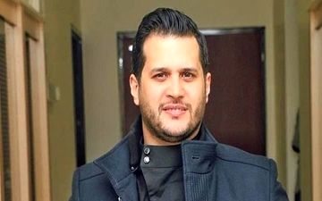 عکسی ازتفریح لاکچری سیاوش خیرابی با قایق شخصی لوکس‌اش در خلیج فارس