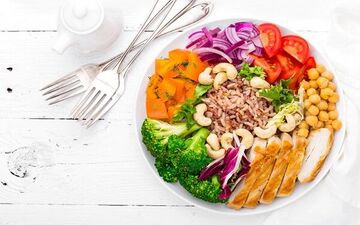 بایدها و نبایدهای تغذیه‌ای در دوران قاعدگی