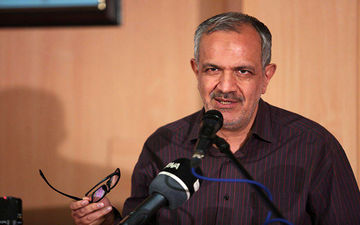 واکنش احمد مسجد جامعی به سرقت سردیس قیصر امین پور