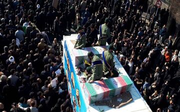 تعدادی از تشییع کنندگان پیکر حاج قاسم جان باختند
