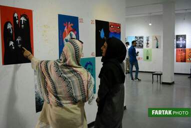 افتتاح نمایشگاه یک هفته پوستر در مجتمع فرهنگی هنری شهید آوینی 