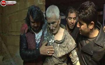 کارگر محبوس در حادثه ریزش چاه زنده خارج شد +عکس