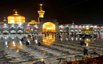 امشب؛ باران پاییزی در حرم مطهر امام رضا(ع) + عکس