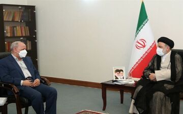 آیت الله رئیسی بر ضرورت متناسب‌سازی حقوق با تورم
