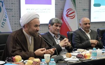 رونمایی از بیمه «دی نامیت» با حضور خانواده شهیدان در میناب