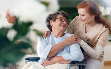 اگر از فرد مبتلا به زوال عقل مراقبت می‌کنید، این نکات را بخوانید