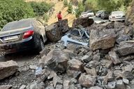 ۶ کشته و مصدوم در حادثه ریزش کوه روی خودرو‌ها