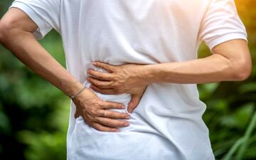 از درد زیر دنده چپ چشم پوشی نکنید