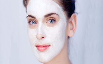 چند ماسک خانگی فوق‌العاده برای از بین بردن جوش و آکنه در سریعترین زمان ممکن