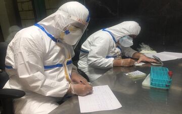 غربالگری افراد در معرض خطر کرونا در کرمانشاه