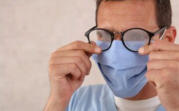 آیا استفاده از عینک در کاهش یا افزایش نمره چشم تاثیری دارد؟