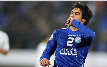 خسرو بالاتر از فرهاد در استقلال 