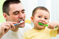 چه چیزهایی بخوریم دیگر نیاز نیست مسواک بزنیم؟