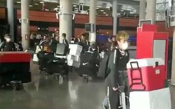 لو رفت ! فیلم عجیبی که یکی از همراهان تیم ژاپنی از پرسپولیسی ها منتشر کرده است