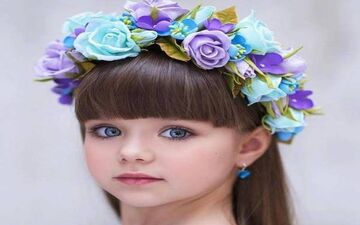 زیباترین دختر جهان با چشمانی جادویی 