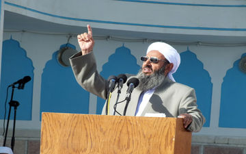 کمک به زلزله زدگان غرب کشور جهاد است