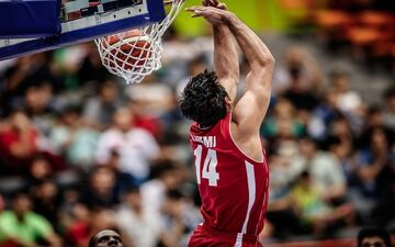 پیروزی تیم بسکتبال  ایران مقابل عراق با حمایت خانواده‌ها 