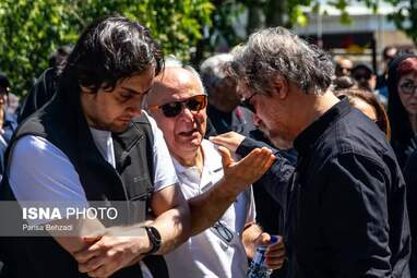وداع هنرمندان با بهناز نازی؛ پیکر بازیگر سینما و تئاتر در پهنه رودکی بدرقه شد