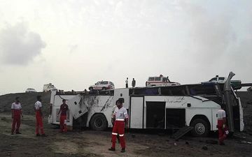 واژگونی اتوبوس در بندرعباس