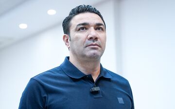بازگشت دقیقه نودی نکونام به فوتبال با تغییر روی نیمکت تراکتور
