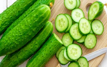 چطور می توانم تا نوروز با خیار وزن کم کنم؟