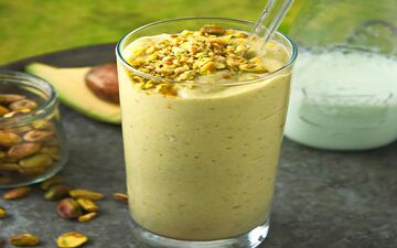 بمب انرژی| طرز تهیه شیر پسته خانگی با بستنی و عسل