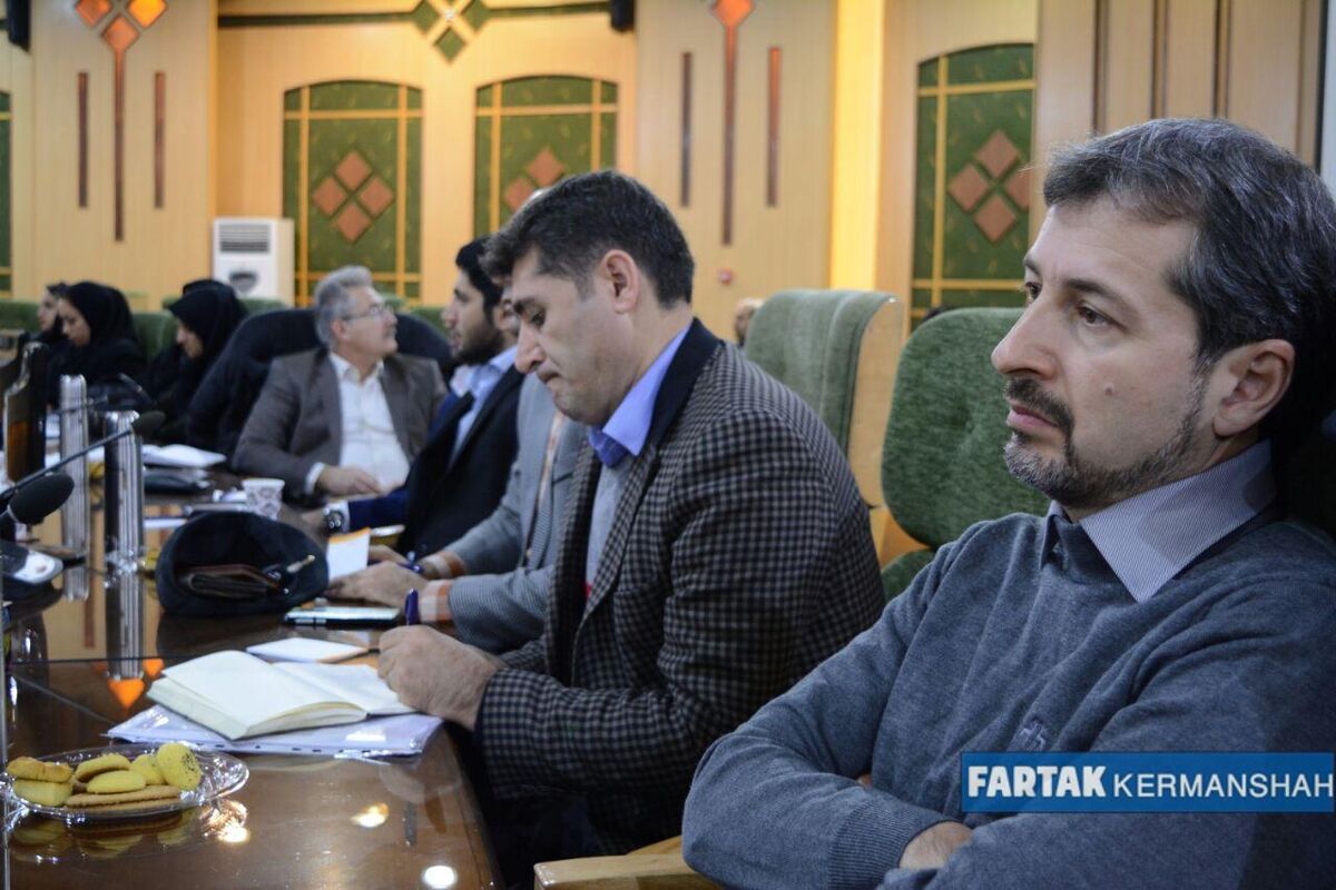 جلسه بررسی چالش ها و مشکلات شرکت های دانش بنیان استان کرمانشاه به روایت تصویر