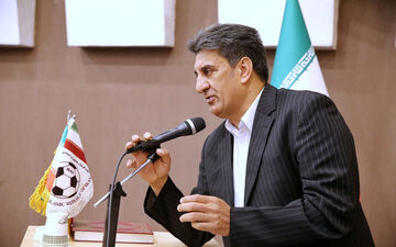 افشاریان: سرمربی تیم ملی امید تا پایان فروردین مشخص می‌شود/ هنوز صحنه‌های بازی تراکتور و سپاهان را بررسی نکرده‌ایم
