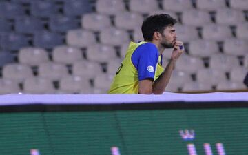 مدافع استقلال مورد حمله پرسپولیسی ها قرار گرفت!+عکس