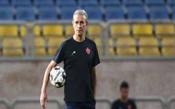 سرمربی پرسپولیس راهی دبی شد!
