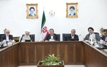 نباید در مبارزه با مفاسد اقتصادی تعلل کنیم