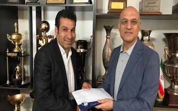 مومنی: این مربیان اگر قهرمان لیگ ایران که هیچ، قهرمانی لالیگا هم بیاورند، نزد من ارزشی ندارند!