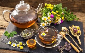 بهترین دمنوش‌ها برای گلودرد