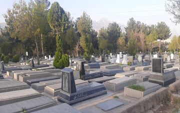 ‍ تعطیلی مراسم تدفین در پنجشنبه غریبان و پنجشنبه آخر سال/ اختصاص ۶۵ دستگاه ون‌و اتوبوس برای تردد در آرامستان‌ها
