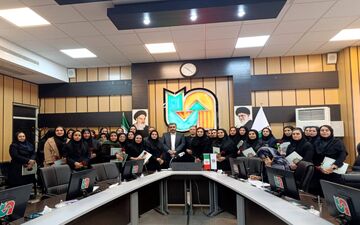 تجلیل از بانوان شاغل راهداری کرمانشاه؛ تاکید بر حمایت از مادران و تقویت رفاه کارکنان


 
