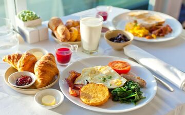 پنیر و تخم مرغ،فوق العاده برای وعده صبحانه