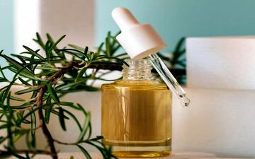 برای داشتن موهایی سالم از این روغن استفاده کنید