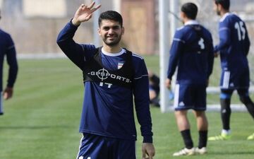 علی کریمی در استقلال ماندنی است؟