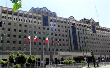 تجمع معترضان به انتخاب رشته کنکور مقابل مجلس