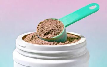 مکمل پروتئین معجزه یا افسانه؟ یافته‌های جدید را بخوانید